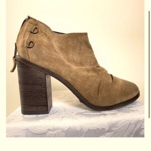 Boutique 9 Boho Western Distressed Suede Booties Block wood Heel Size 7.5